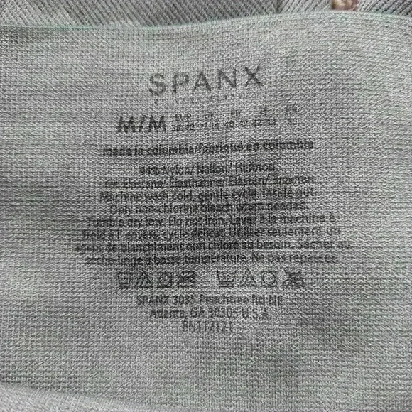 NWT SPANX CROPPED SAGE CAMO LEGGINGS. SIZE MEDIUM. - Picture 5 of 8